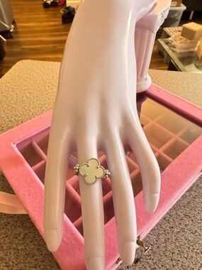 White Clover Ring for Women - Reversible (Size 7)